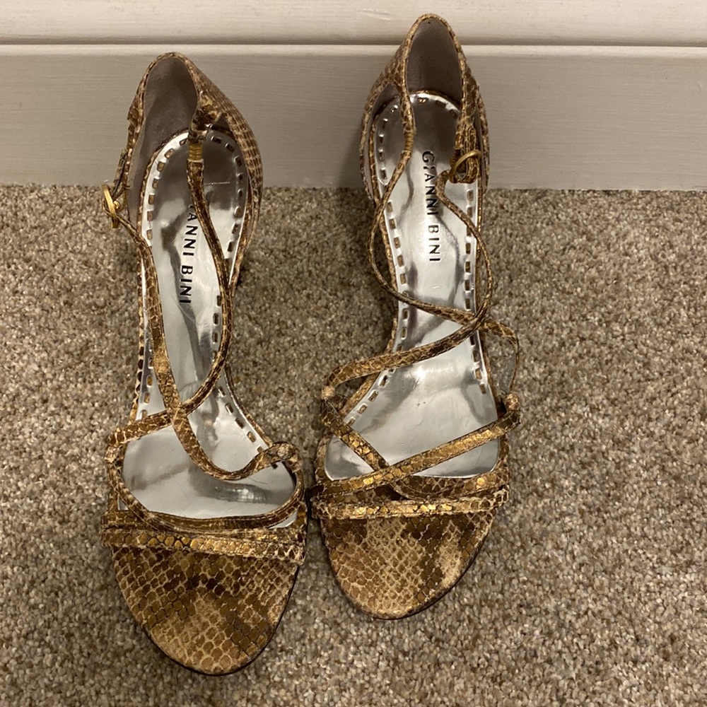 Gianni bini shimmer snakeskin sandals. Size 6.5